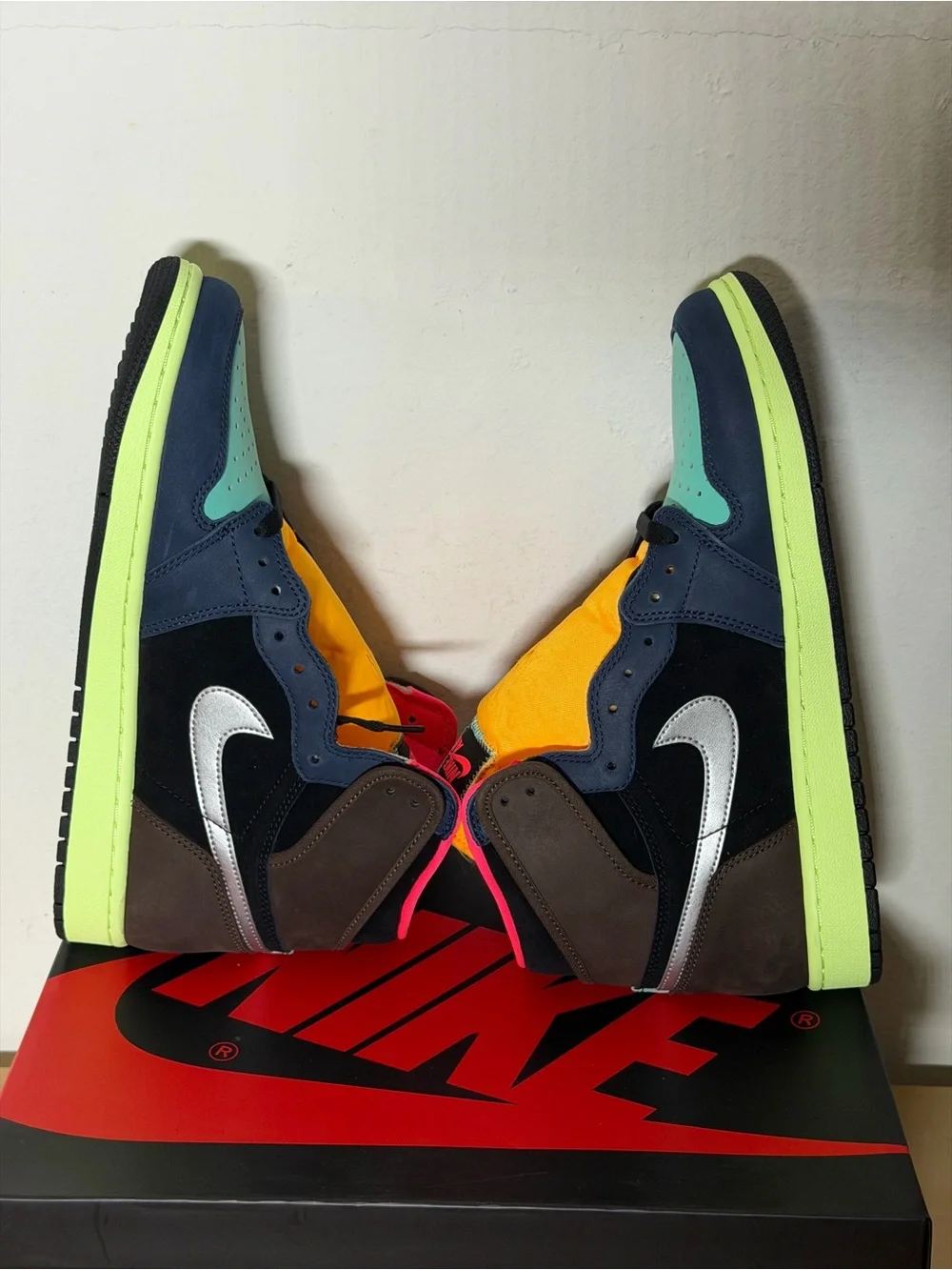 Nike Air Jordan 1 Retro High Tokyo Bio Hack Sneakers 555088-201 Size 10.5 DS